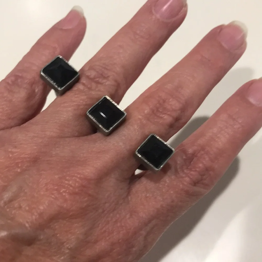 A unique ring - Picture 3 of 6